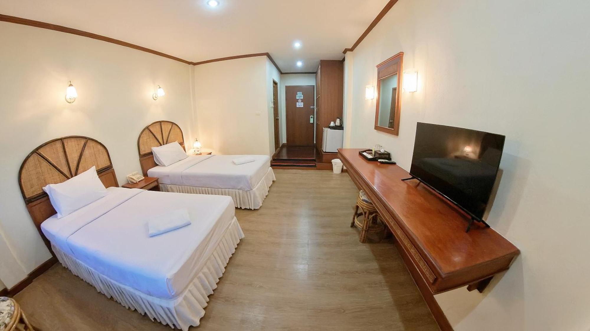Roongruang Hotel Chiang Mai Exterior foto