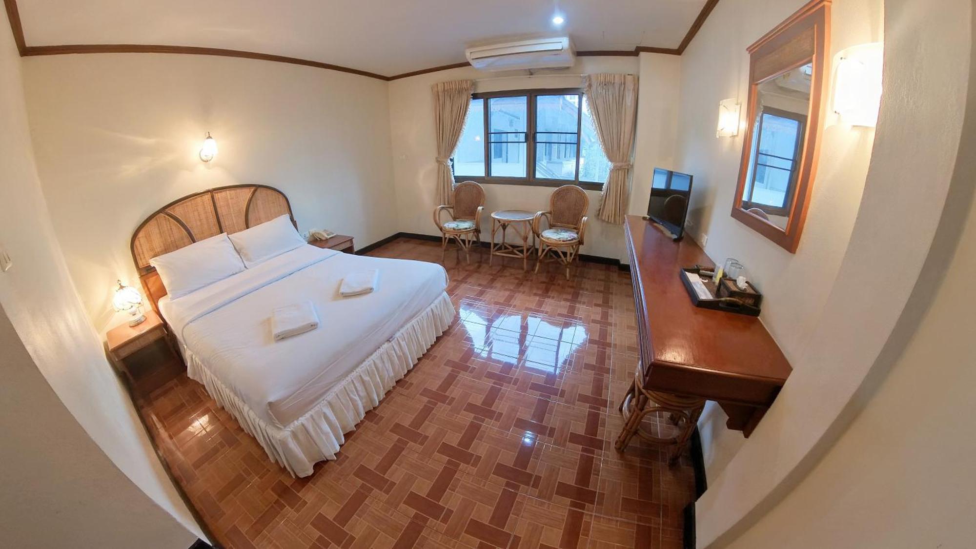 Roongruang Hotel Chiang Mai Exterior foto